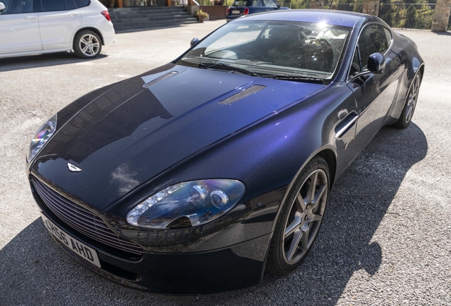 Aston Martin V8 Vantage