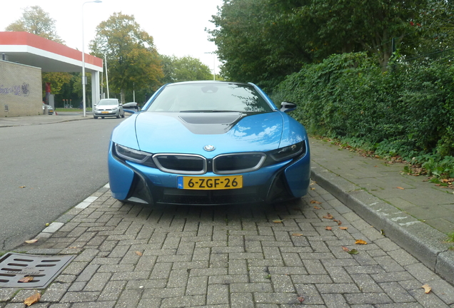 BMW i8