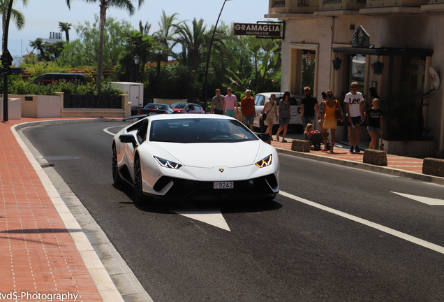 Lamborghini Huracán LP640-4 Performante