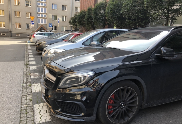 Mercedes-Benz GLA 45 AMG X156