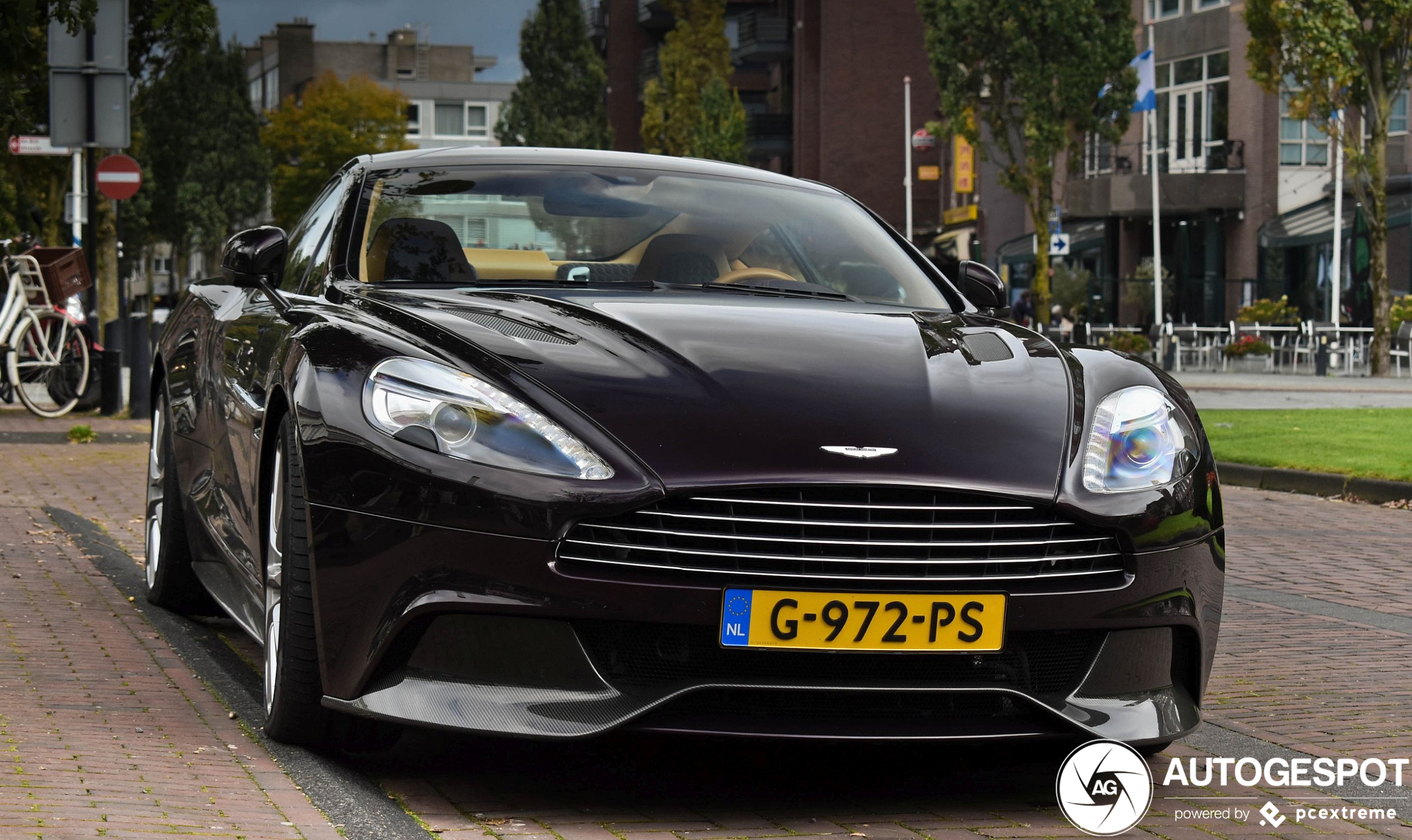 Aston Martin Vanquish 2013