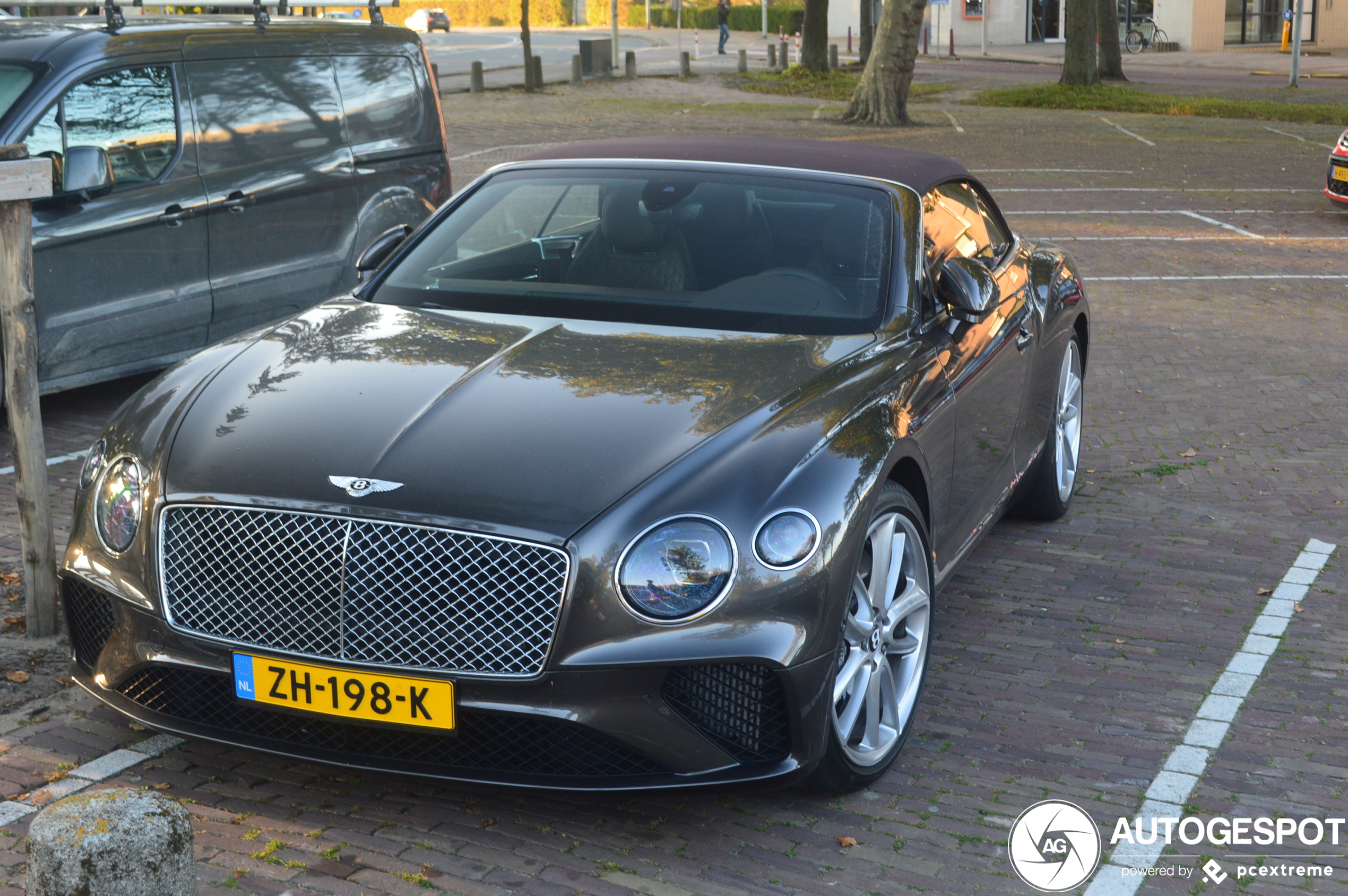 Bentley Continental GTC 2019