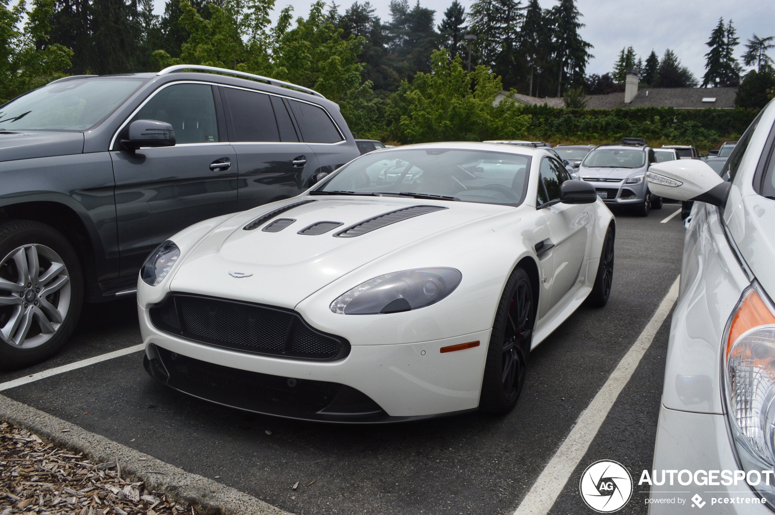 Aston Martin V12 Vantage S