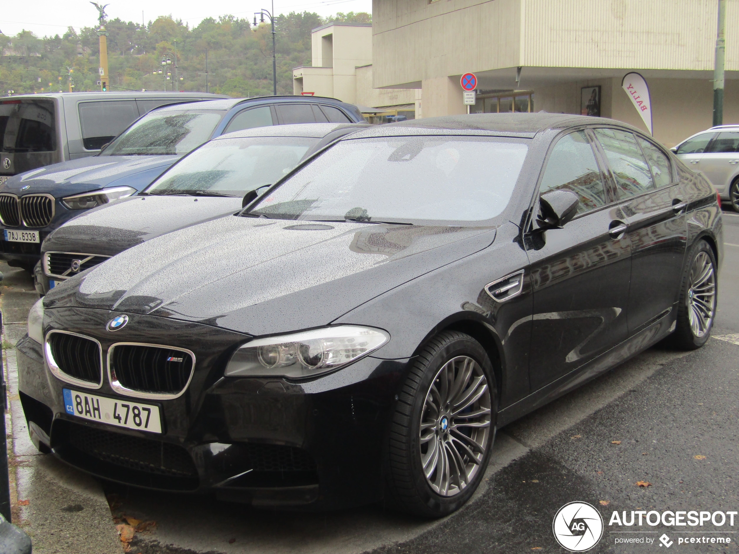 BMW M5 F10 2011