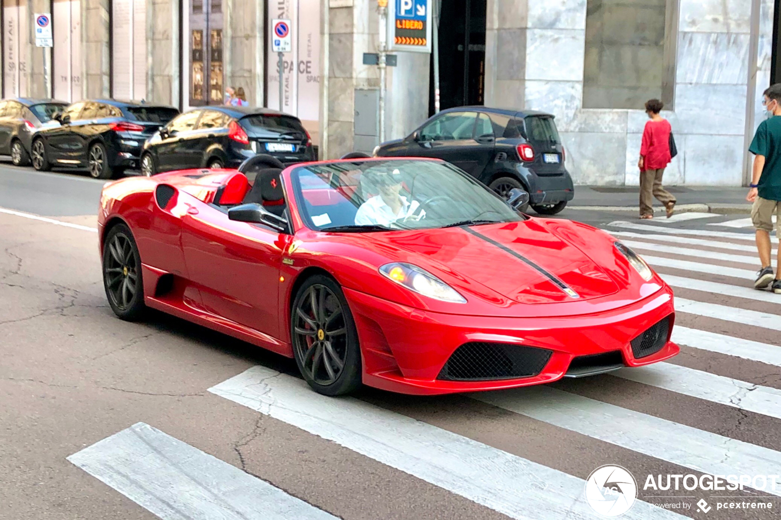 Ferrari Scuderia Spider 16M