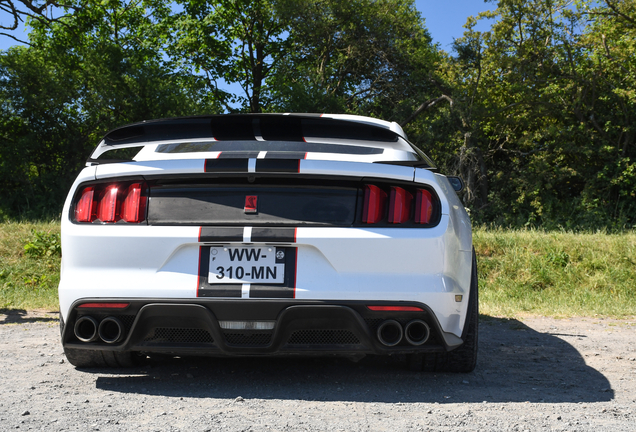 Ford Mustang Shelby GT350R 2015