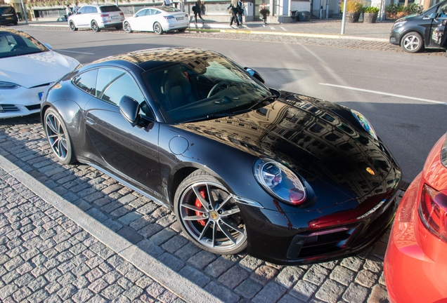 Porsche 992 Carrera 4S