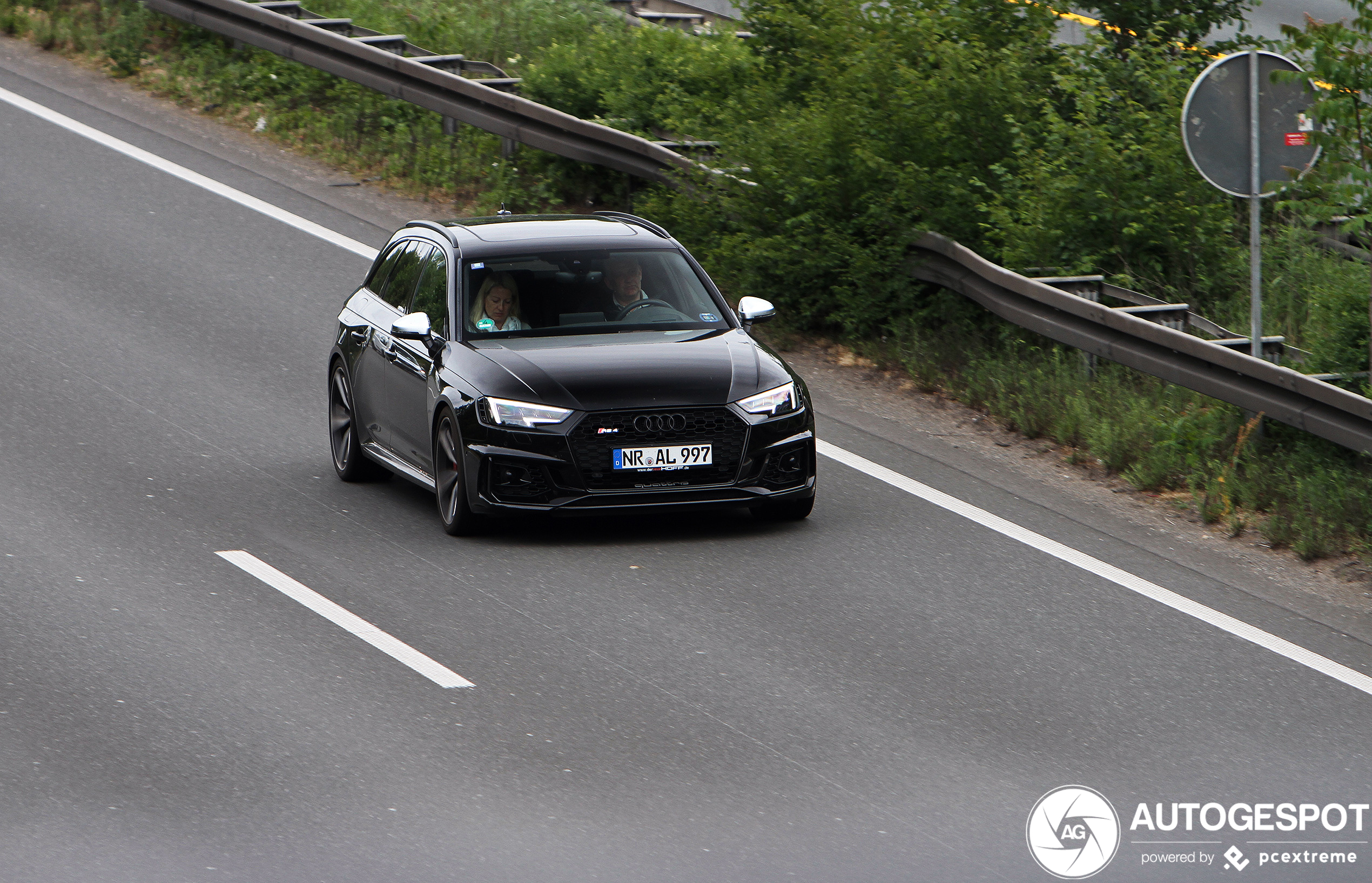 Audi RS4 Avant B9