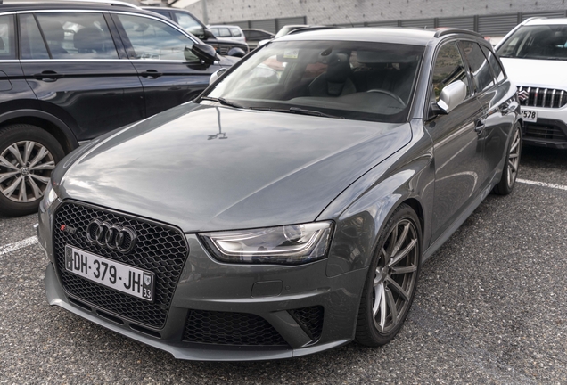 Audi RS4 Avant B8