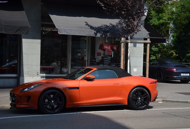 Jaguar F-TYPE S V8 Convertible