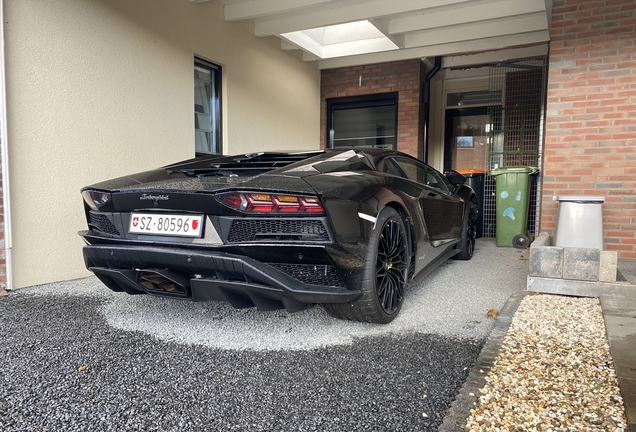 Lamborghini Aventador S LP740-4