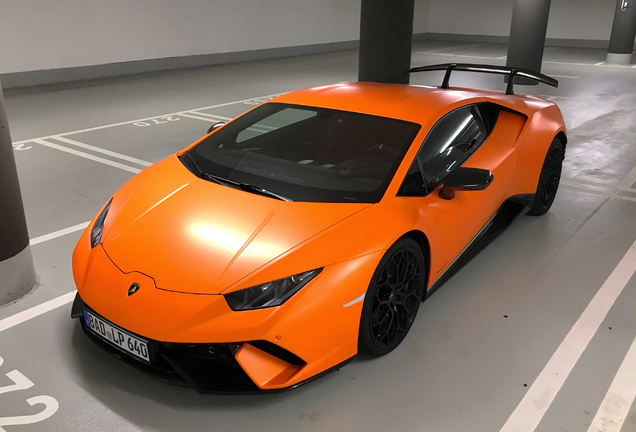 Lamborghini Huracán LP640-4 Performante