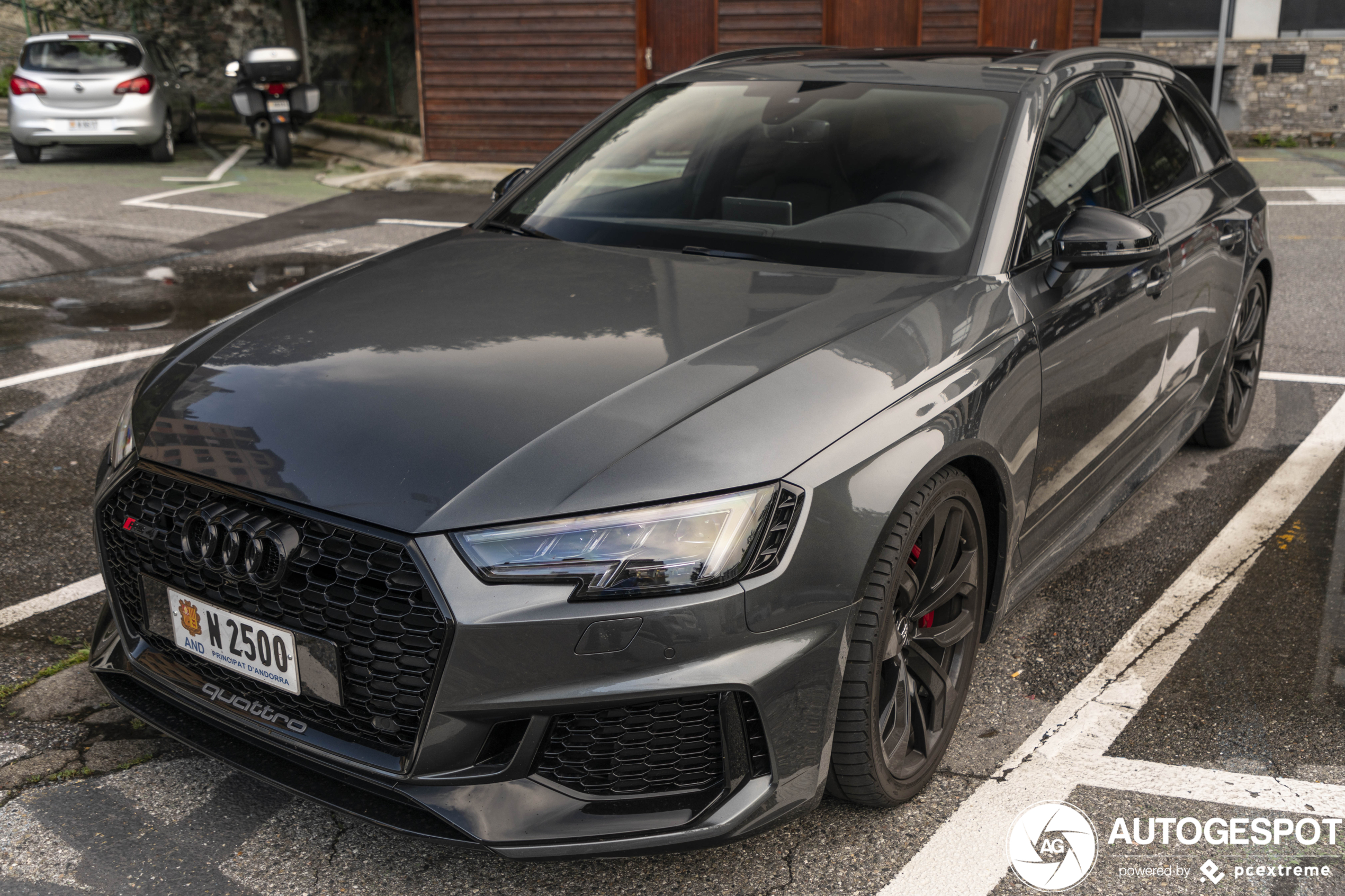 Audi RS4 Avant B9