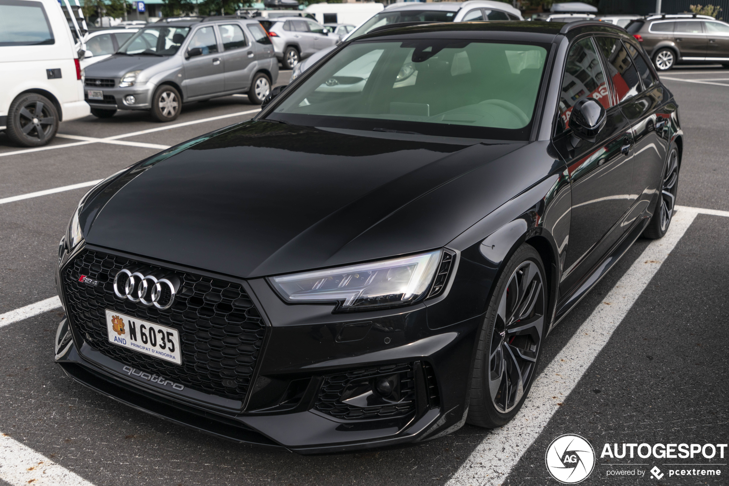 Audi RS4 Avant B9