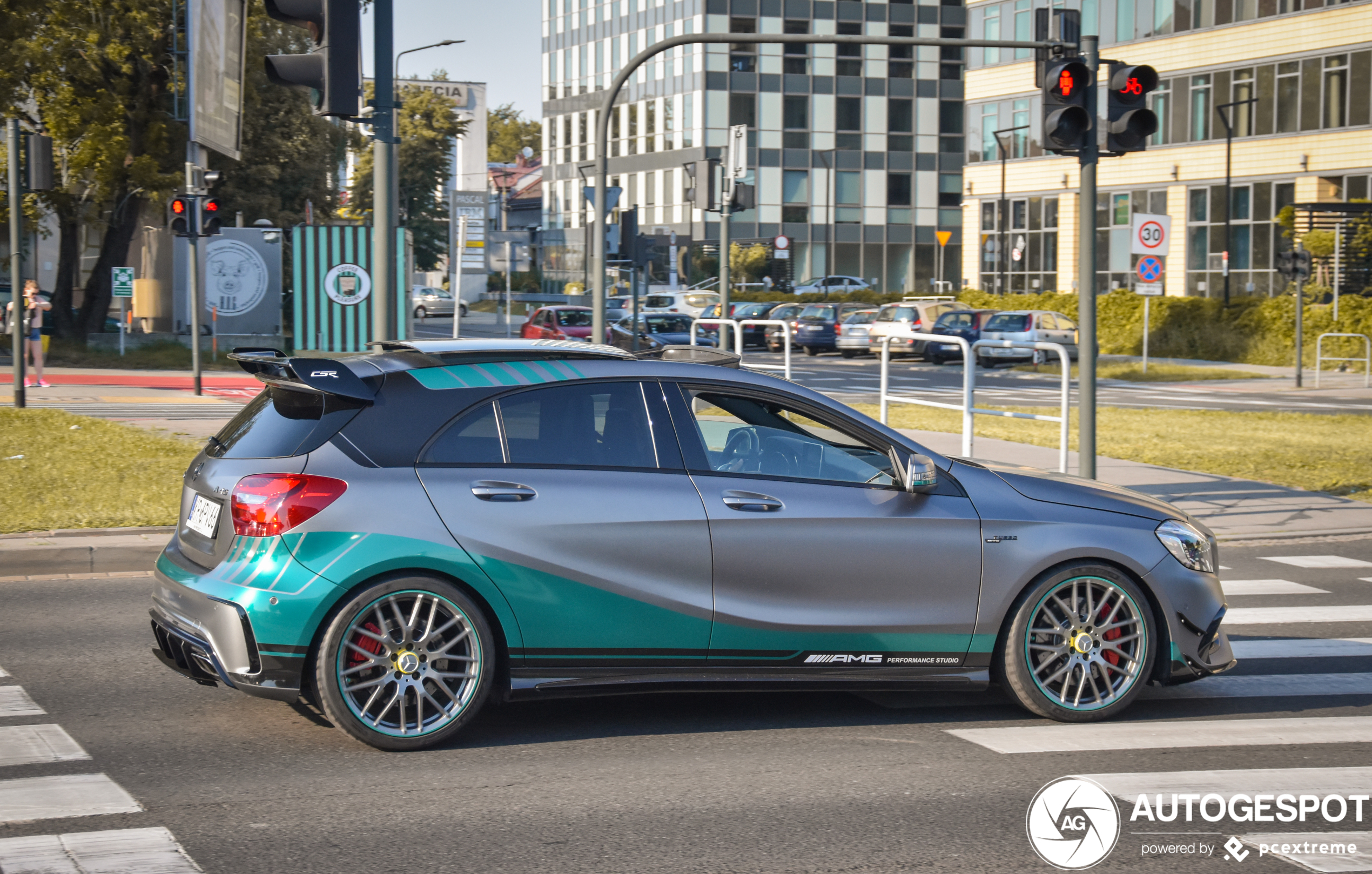 Mercedes-AMG A 45 W176 2015