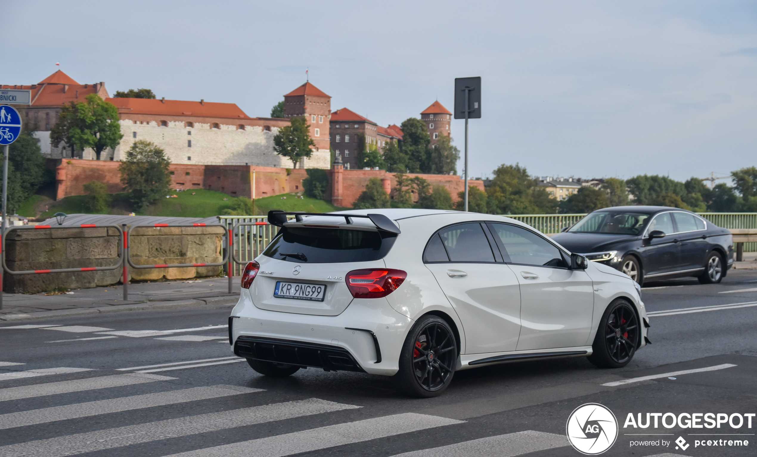 Mercedes-AMG A 45 W176 2015