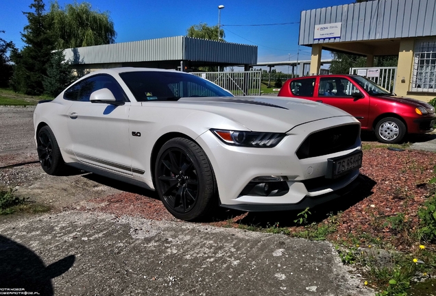 Ford Mustang GT 2015 Black Shadow Edition