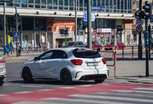 Mercedes-AMG A 45 W176 2015