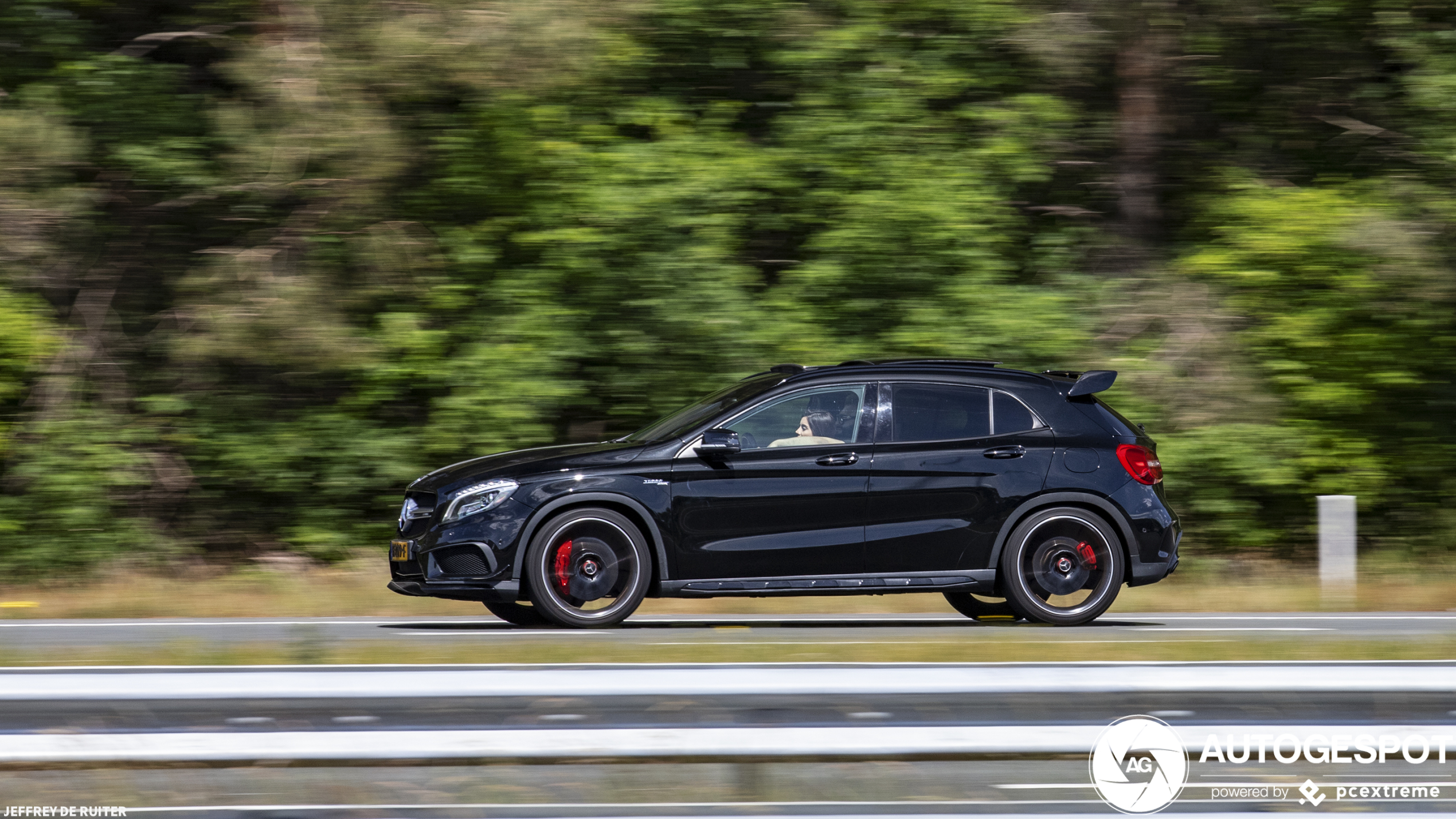 Mercedes-Benz GLA 45 AMG X156