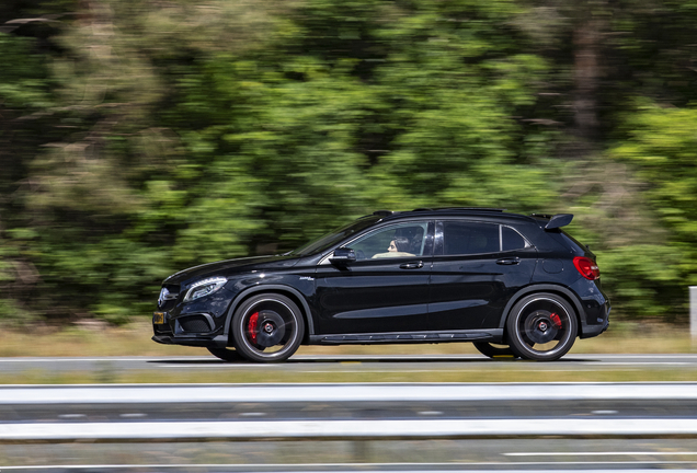 Mercedes-Benz GLA 45 AMG X156