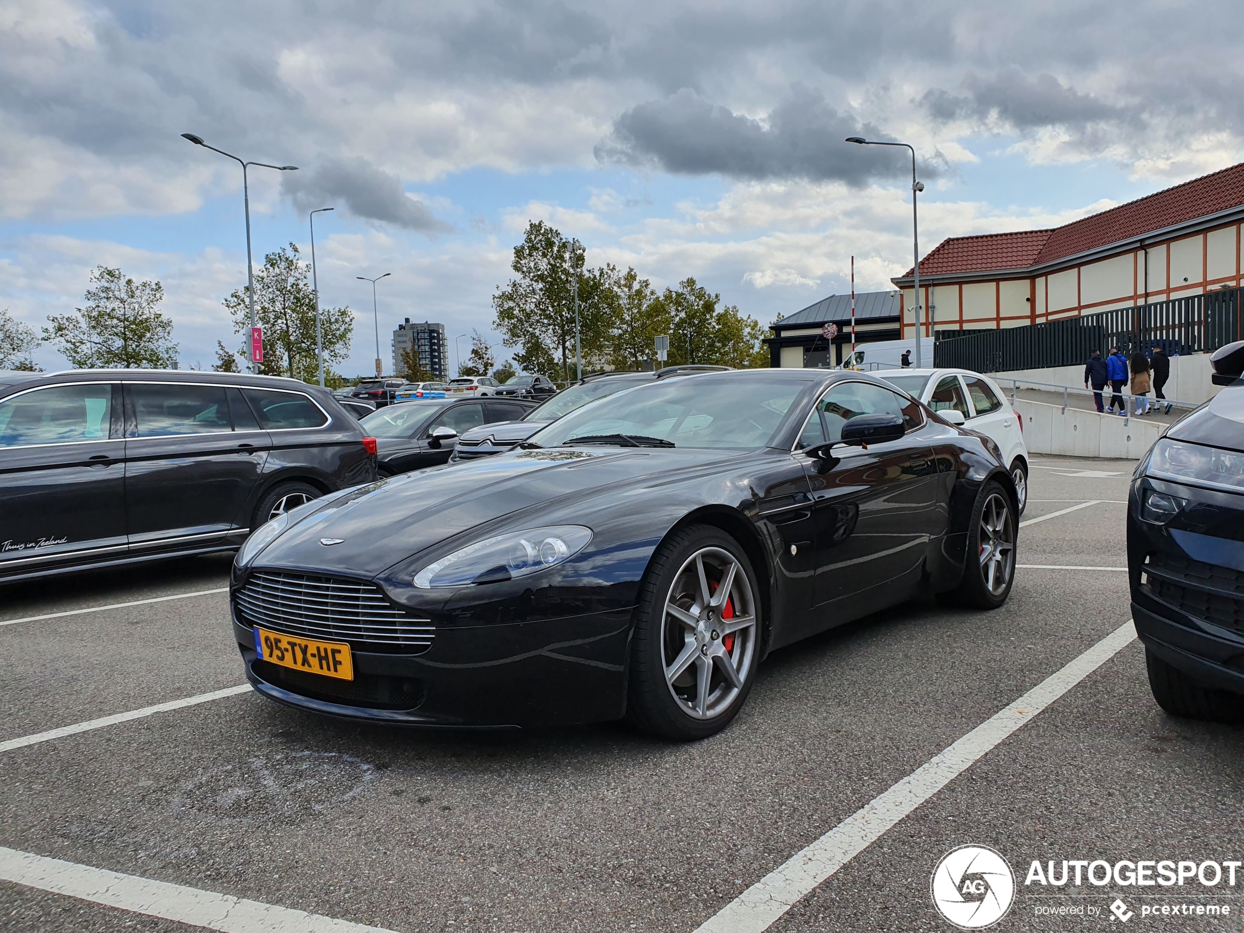 Aston Martin V8 Vantage