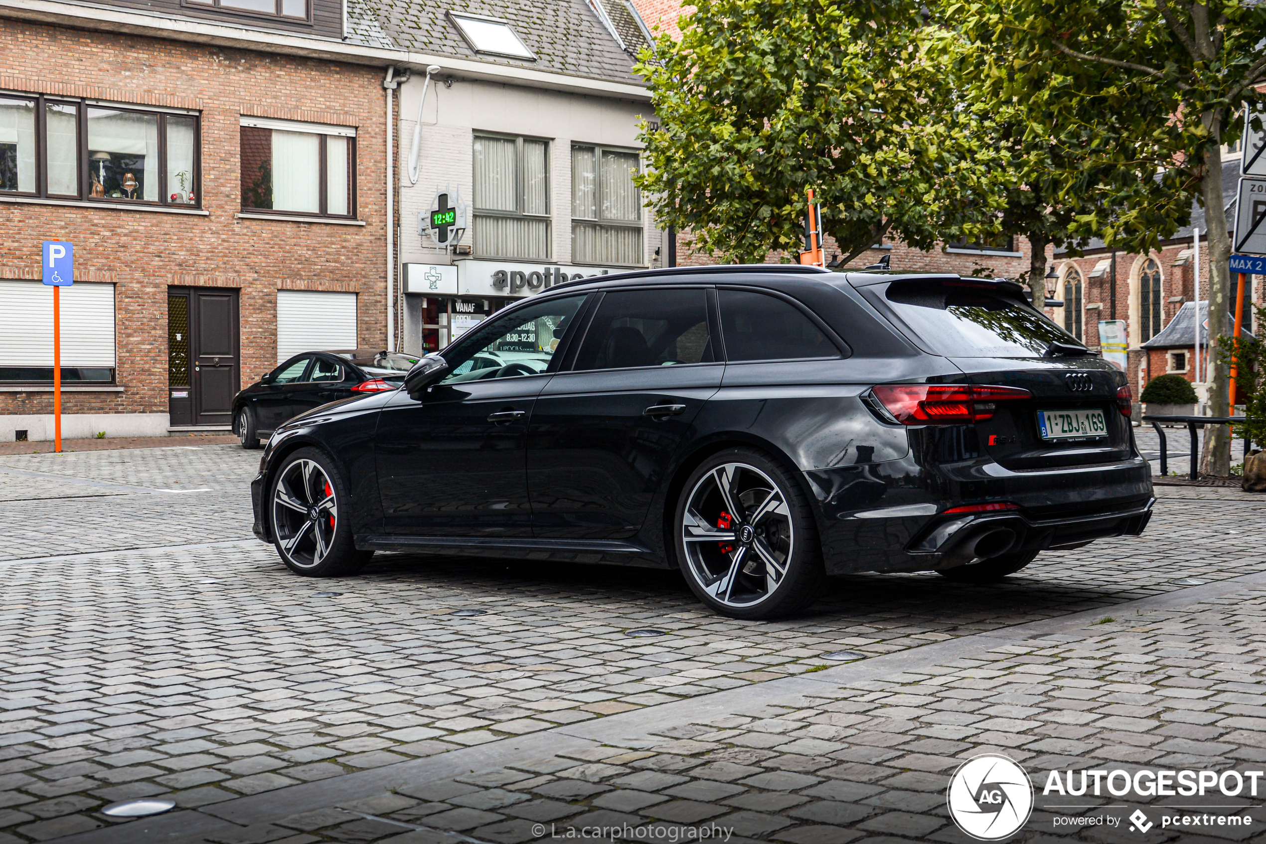 Audi RS4 Avant B9