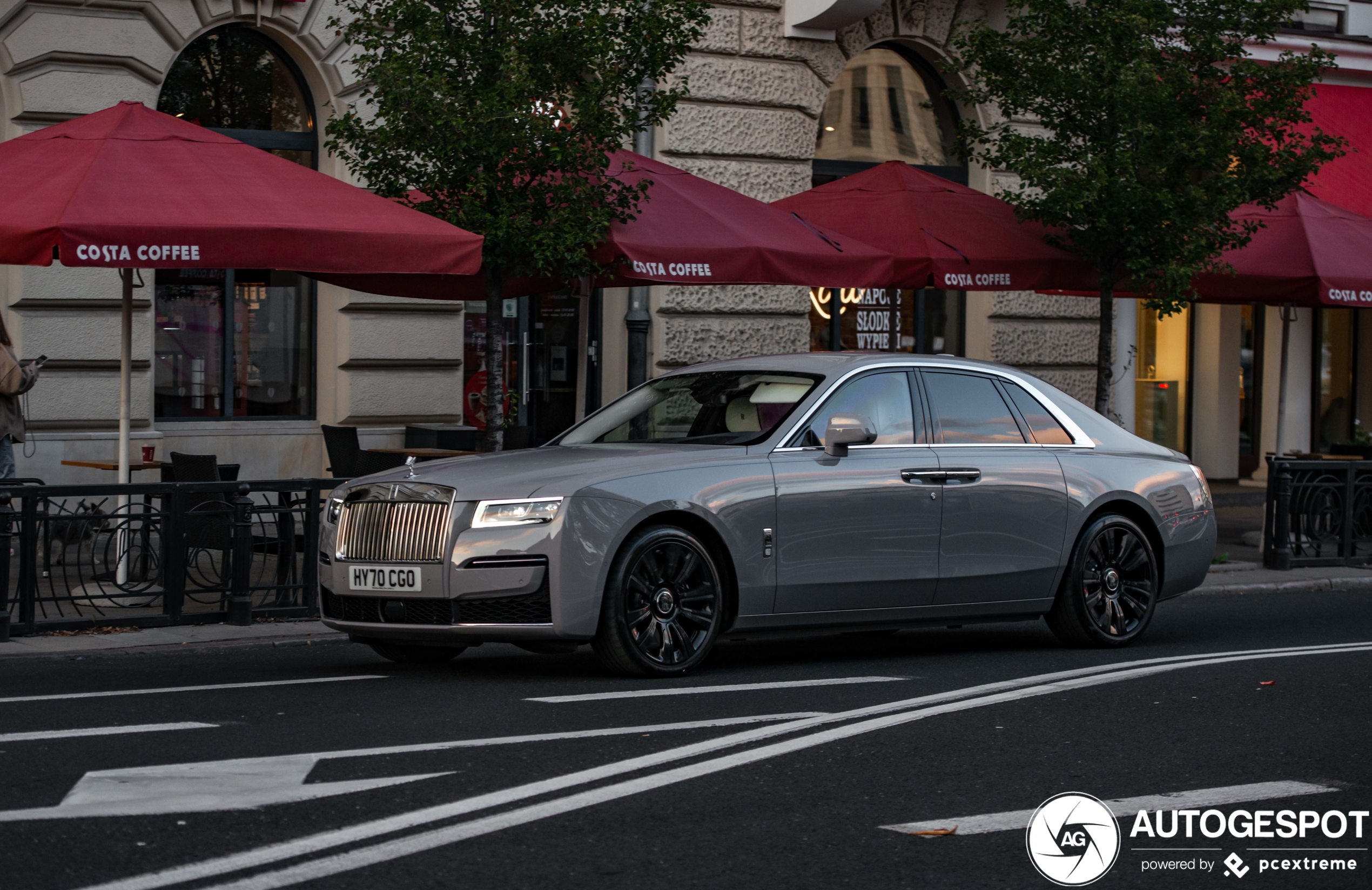 Nieuwe Rolls-Royce Ghost past perfect in het straatbeeld