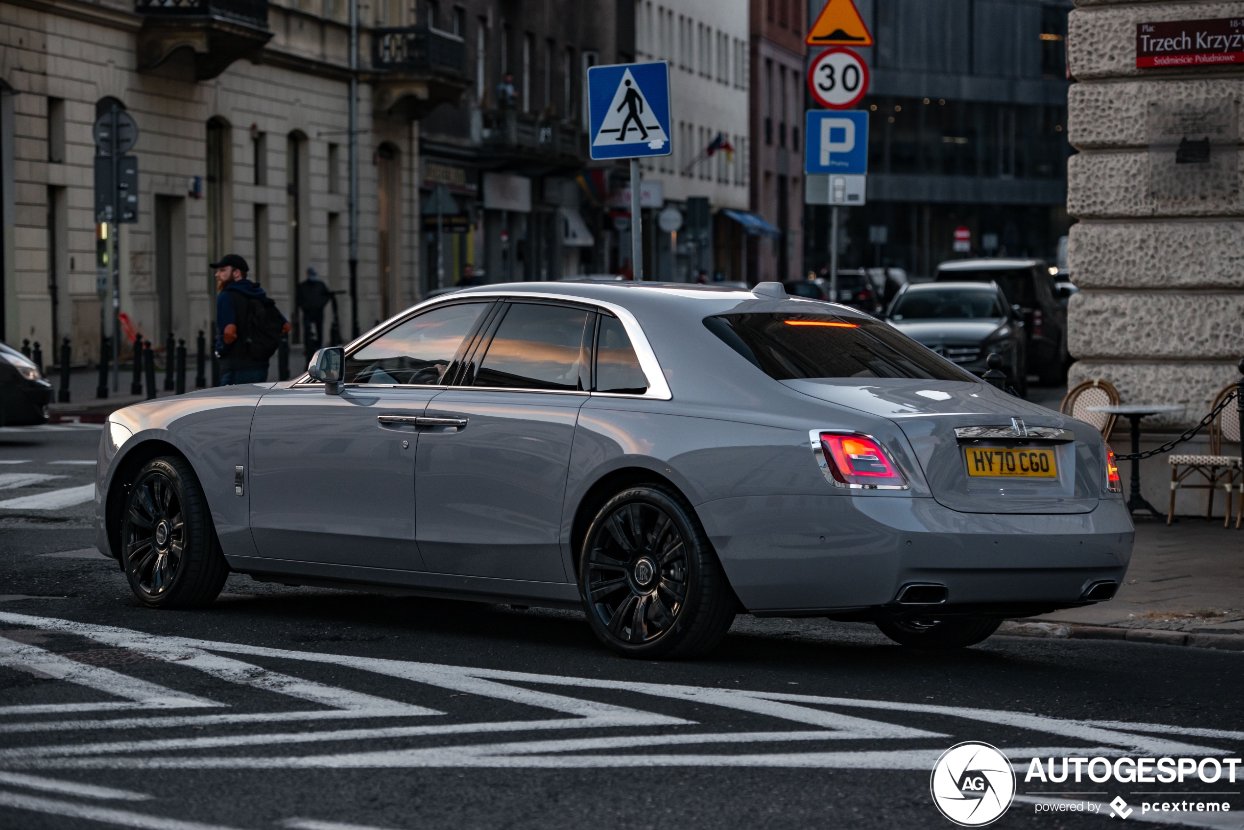 Nieuwe Rolls-Royce Ghost past perfect in het straatbeeld