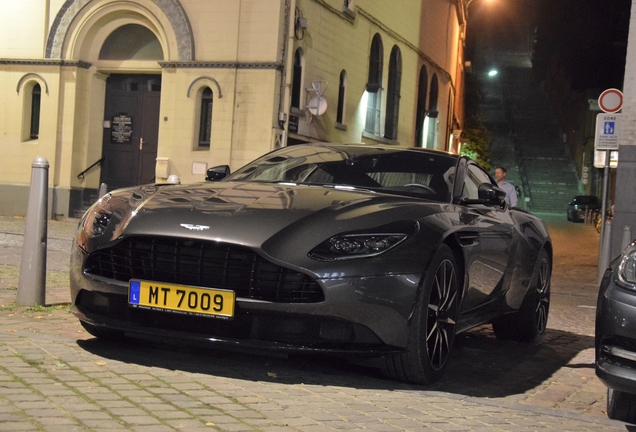 Aston Martin DB11 V8