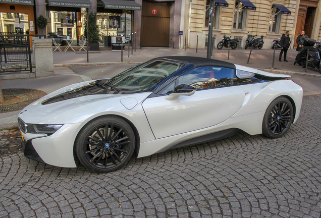 BMW i8 Roadster