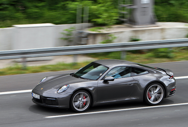 Porsche 992 Carrera 4S