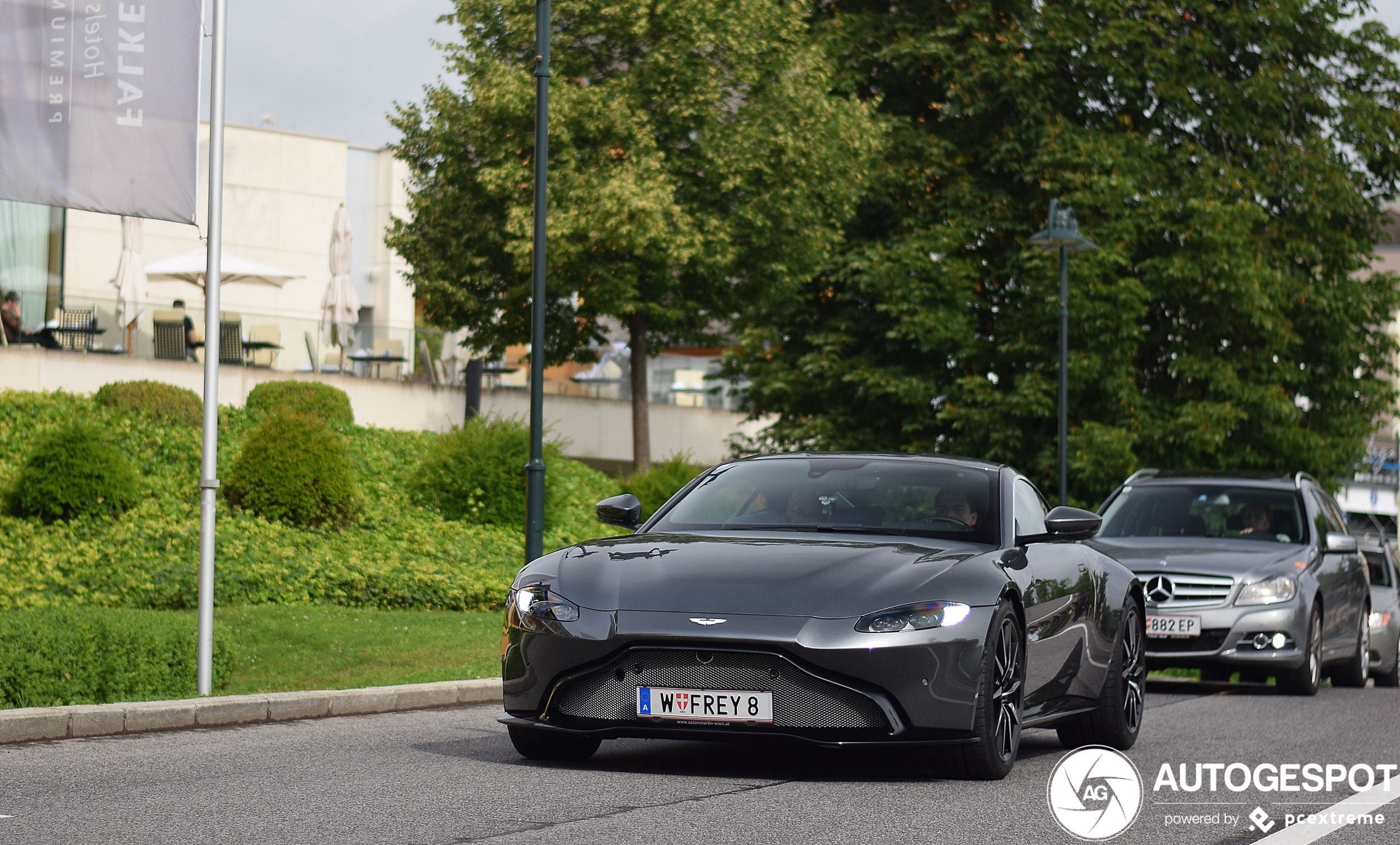 Aston Martin V8 Vantage 2018