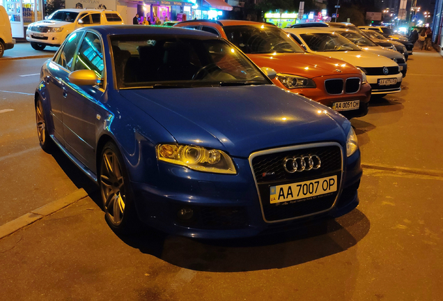 Audi RS4 Sedan