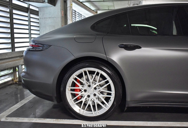 Porsche 971 Panamera Turbo