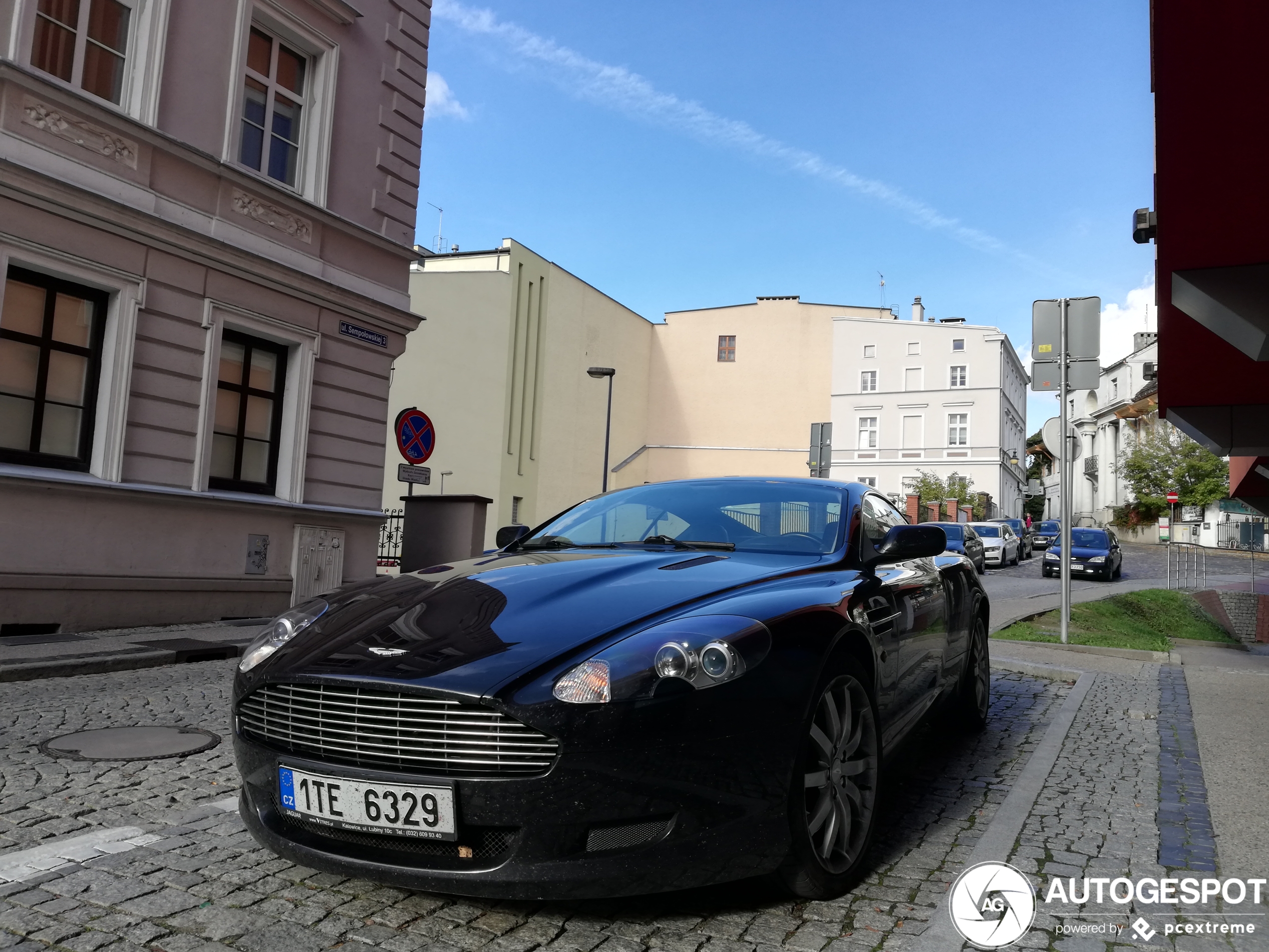 Aston Martin DB9