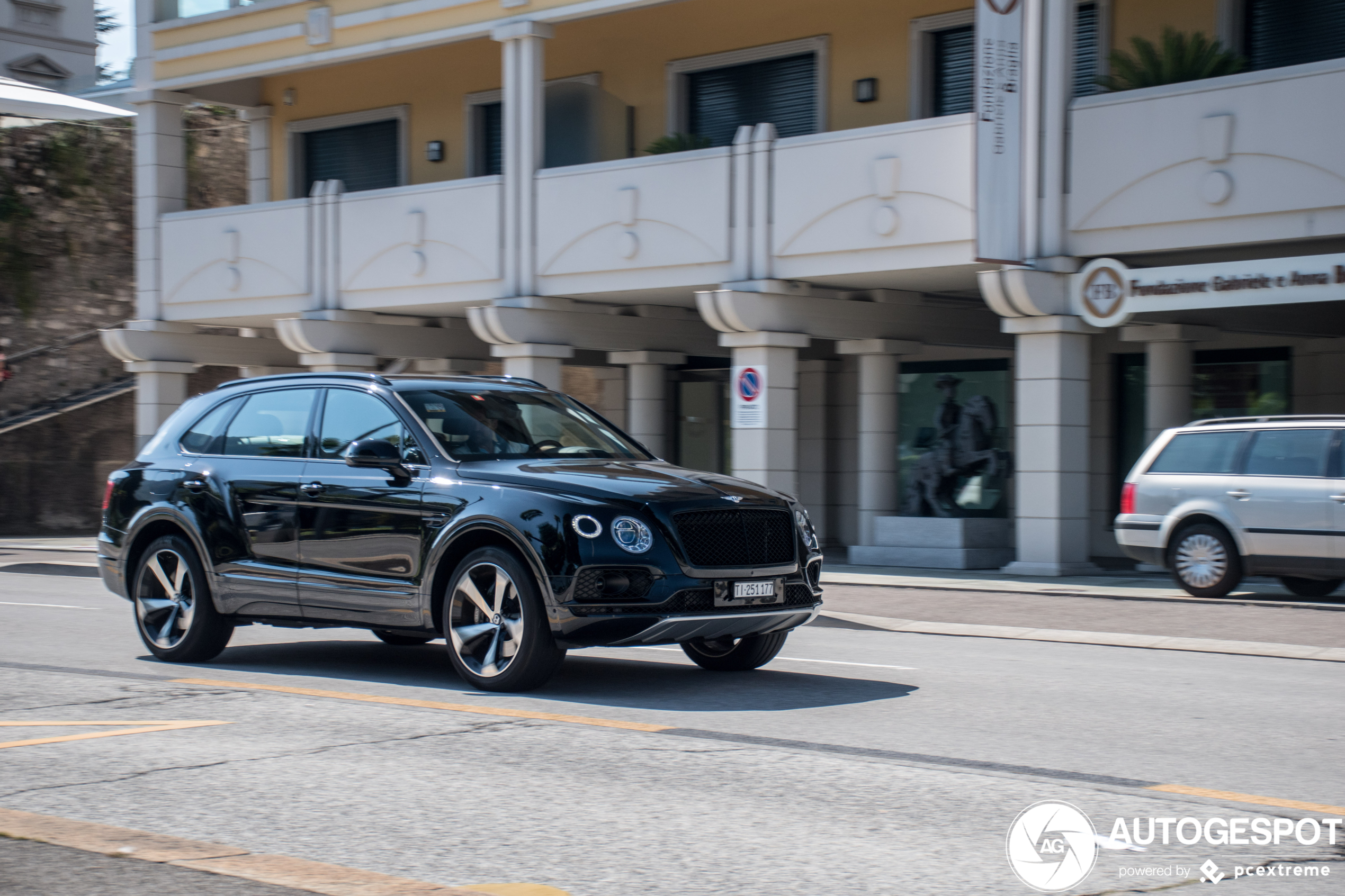 Bentley Bentayga V8