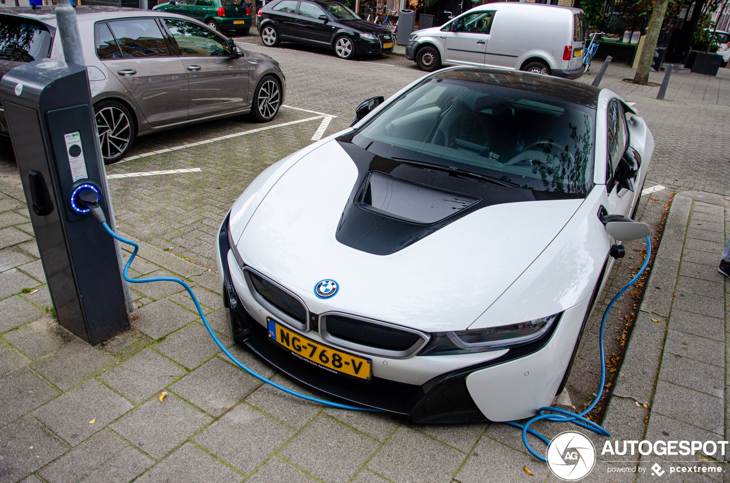 BMW i8