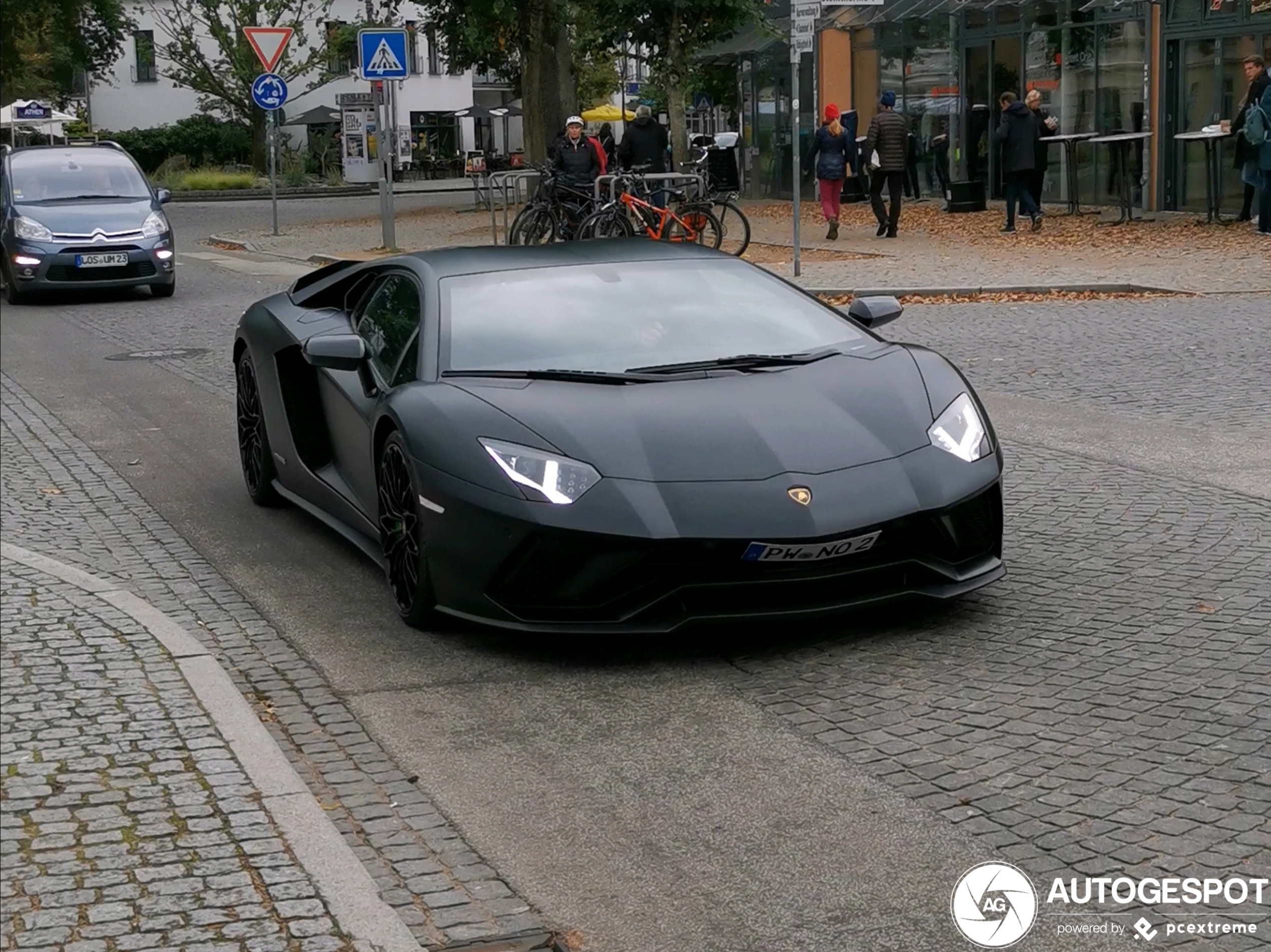 Lamborghini Aventador S LP740-4