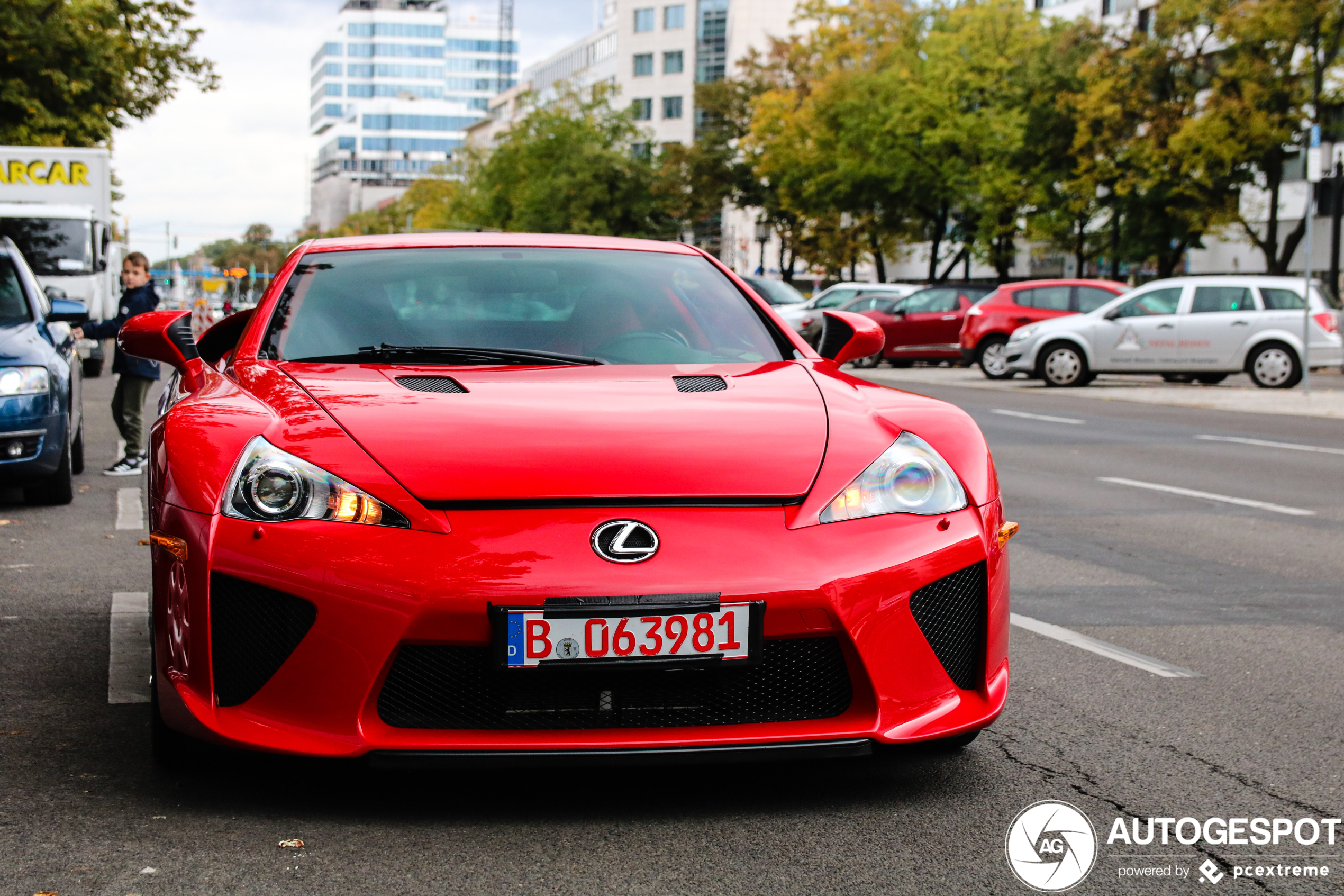 Lexus LFA laat iedereen in Berlijn genieten