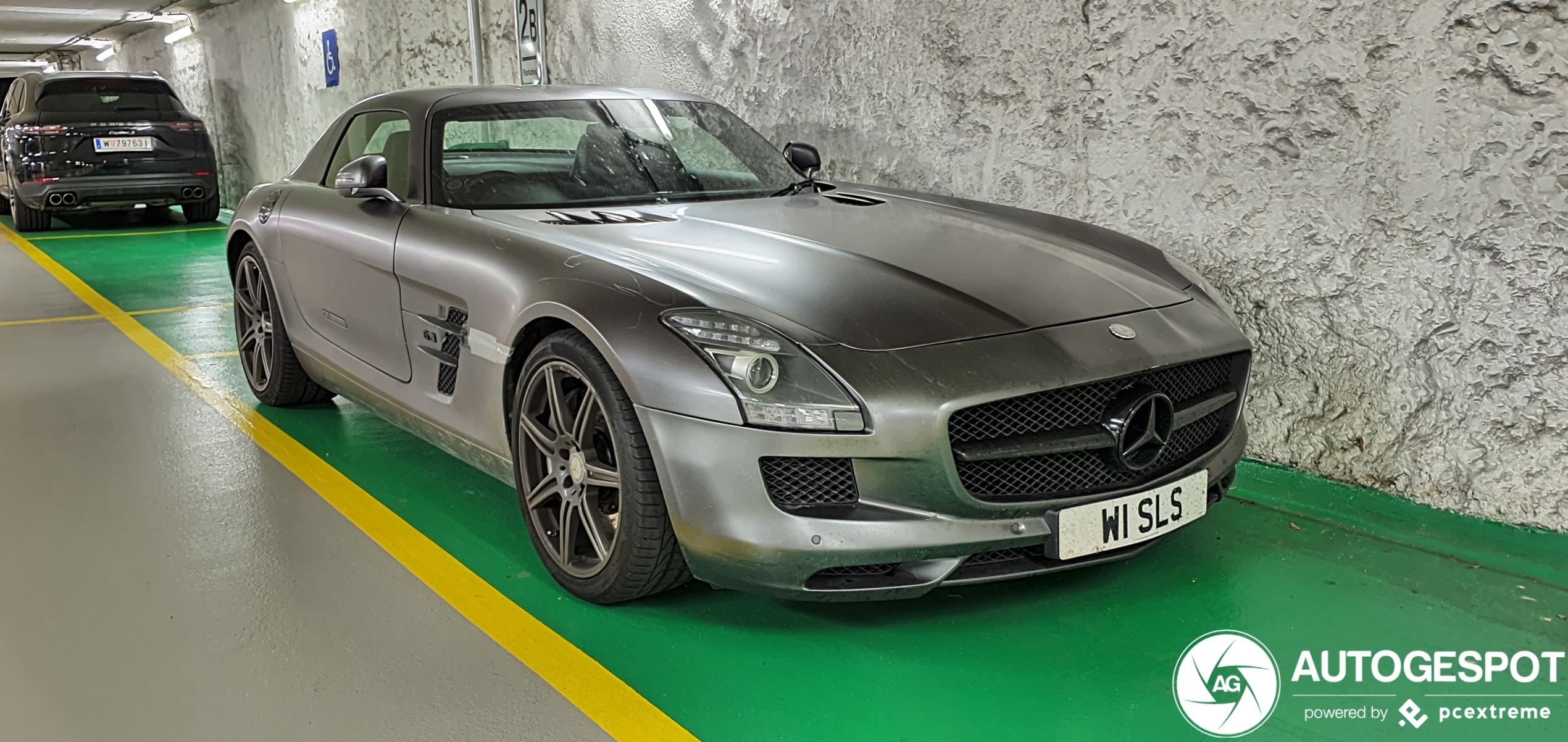 Mercedes-Benz SLS AMG