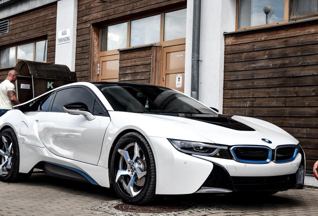 BMW i8