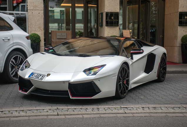 Lamborghini Aventador LP700-4 Pirelli Edition