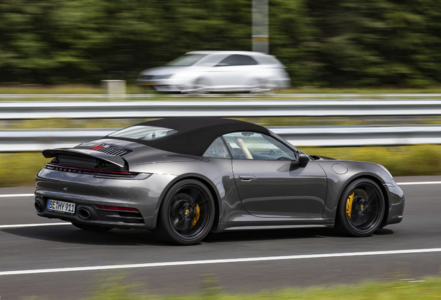 Porsche 992 Carrera 4S Cabriolet