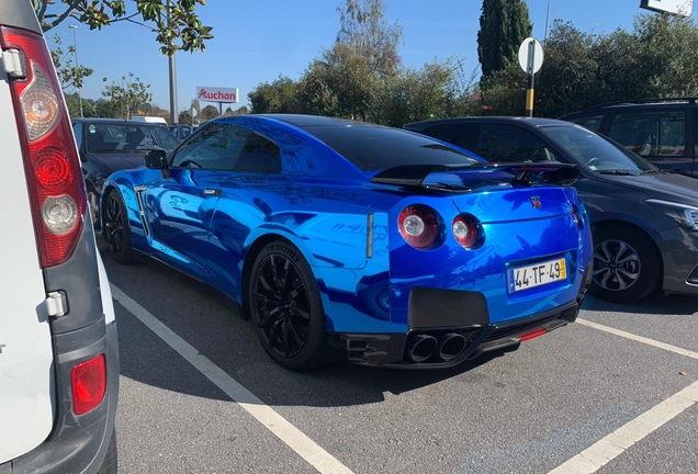 Nissan GT-R 2015