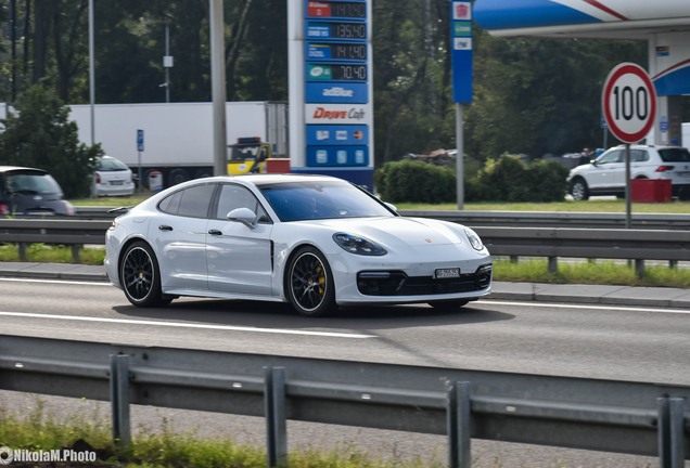 Porsche 971 Panamera Turbo