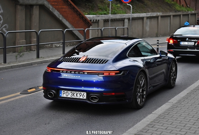 Porsche 992 Carrera 4S