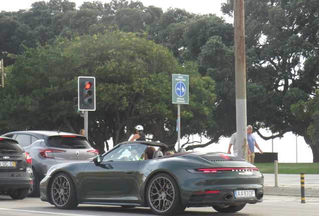 Porsche 992 Carrera 4S Cabriolet