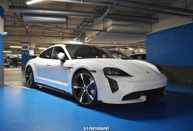 Porsche Taycan Turbo