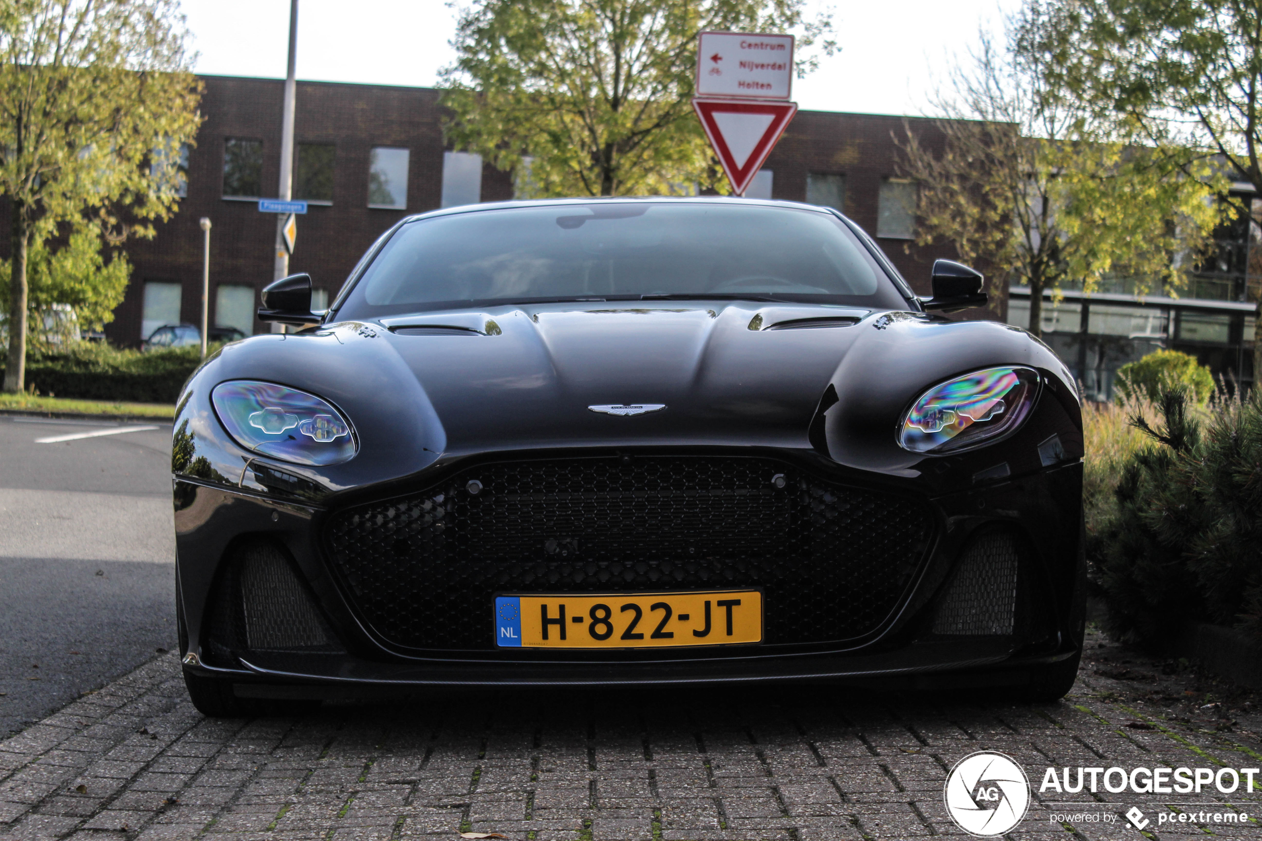 Aston Martin DBS Superleggera