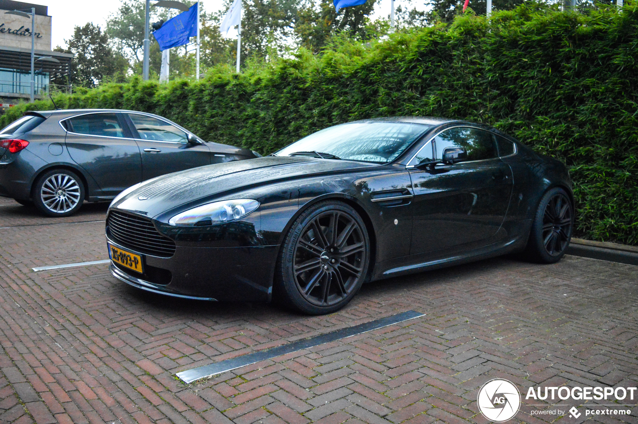 Aston Martin V8 Vantage